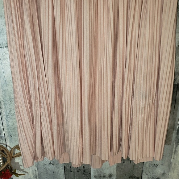 ๐๐๐SOLD๐๐ pale blush pleated midi skirt 1x 1 - Picture 6 of 7